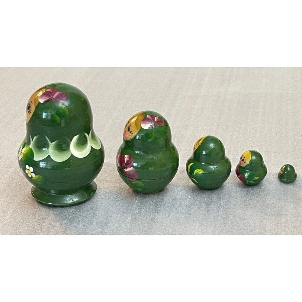 Russia Nesting Dolls Set of 5 Matryoshka Hand Painted Green Floral 2.75